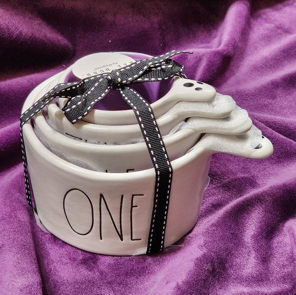 Rae Dunn Ghost Measuring Cups Halloween Kitchen Decor Artisan Collection - Picture 2 of 6